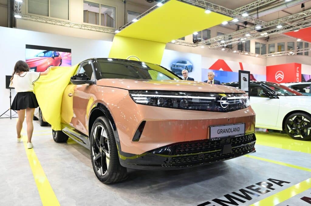 Автосалон София 2024: OPEL представя две електрифицирани премиери и нови възможности за електромобилност
