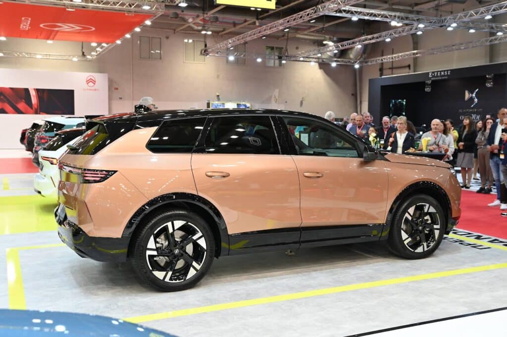 Автосалон София 2024: OPEL представя две електрифицирани премиери и нови възможности за електромобилност
