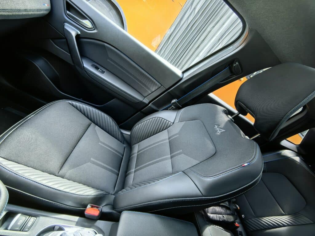 Renault Symbioz: Съвременен SUV, съчетаващ комфорт, иновации и хибридна ефективност