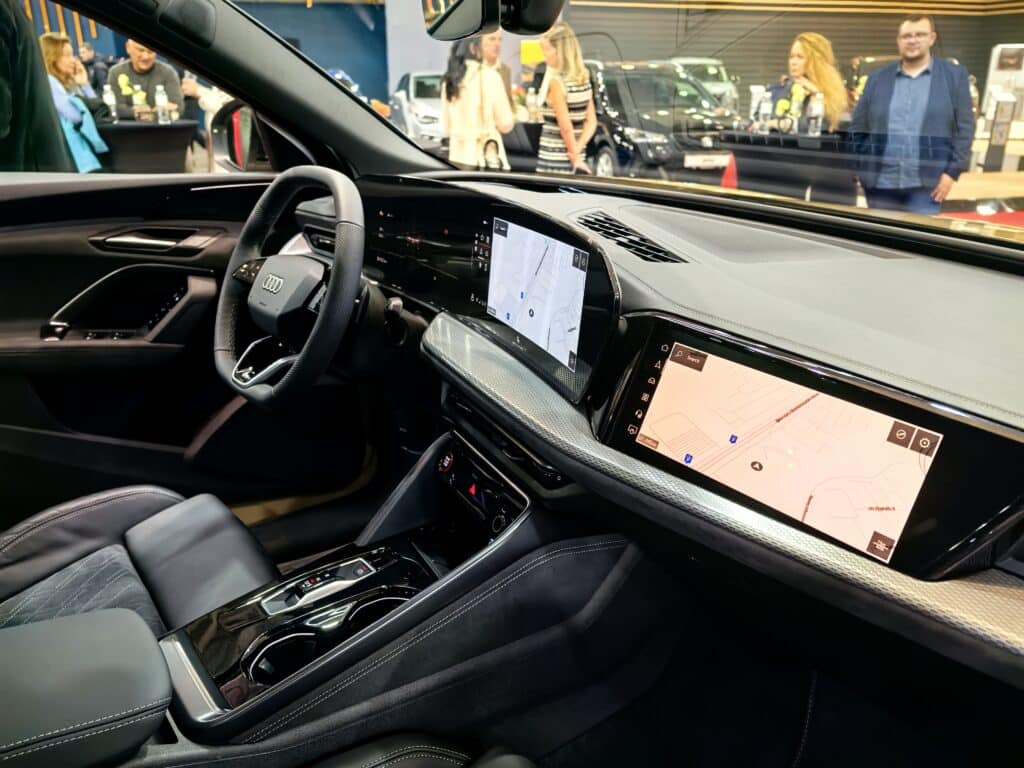 Премиера на Софийския автосалон: Audi Q5 – новото поколение на легендарния SUV