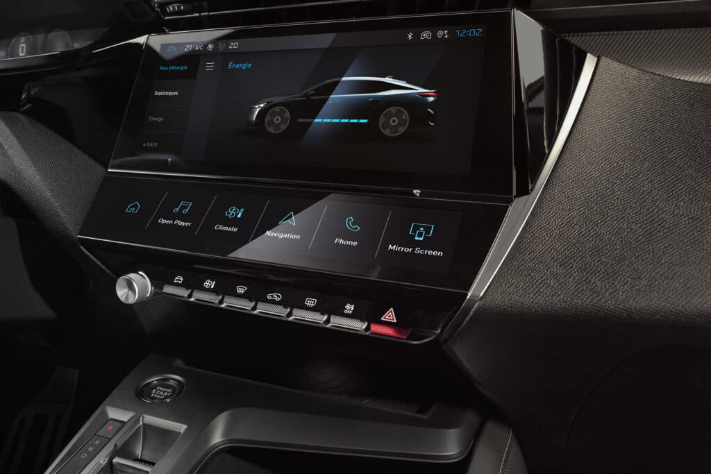 PEUGEOT представя новия E-408 – електрически фастбек с впечатляваща динамика и пробег от 453 км