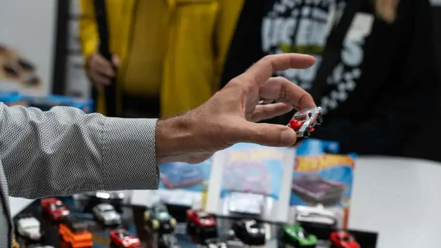 Как се правят количките Hot Wheels: Поглед отвътре