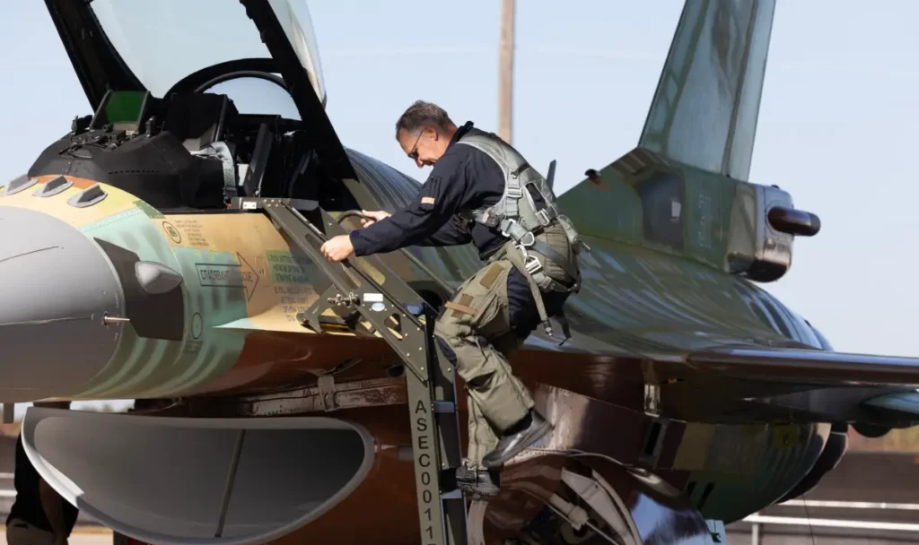 Исторически полет: първият български F-16 Block 70 успешно се издигна в небето