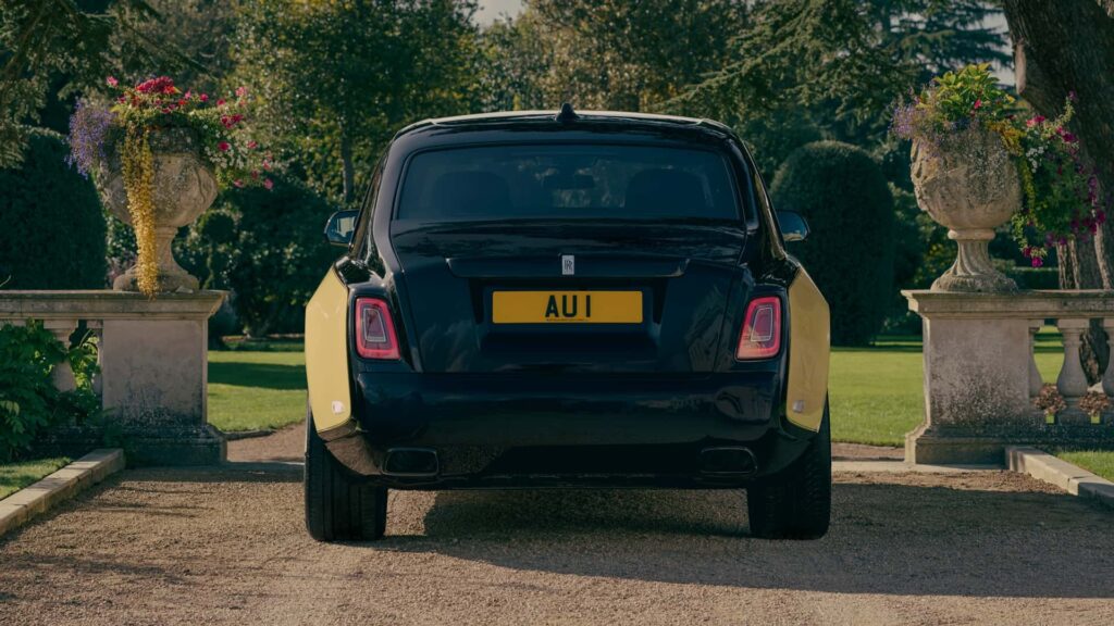 На Rolls-Royce Bespoke са били необходими три години, за да завърши този проект