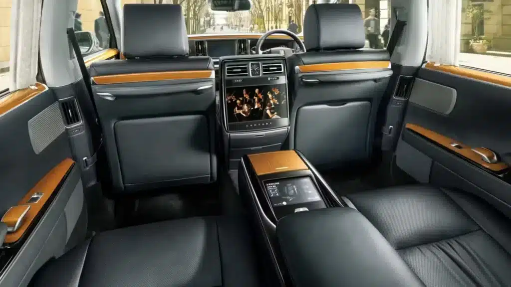 Коя Toyota има повече лукс и класа от S-класа? (не говорим за беге поп-рап групата) 