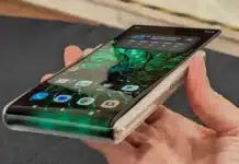 Motorola представи първия в света скенер за пръстови отпечатъци върху целия гъвкав екран на смартфон