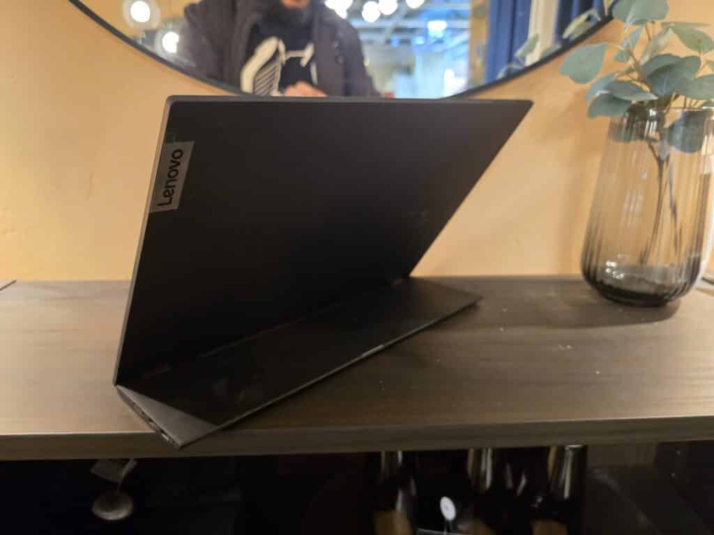 Lenovo Think Vision M14t Gen 2: Най-добрият помощник за мобилна продуктивност