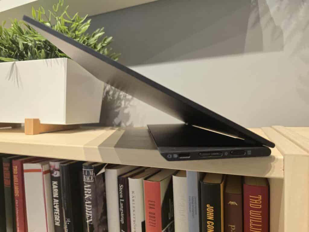 Lenovo Think Vision M14t Gen 2: Най-добрият помощник за мобилна продуктивност