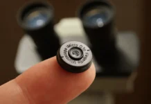 Миниатюрен обектив за 35 долара превръща всеки смартфон в микроскоп
