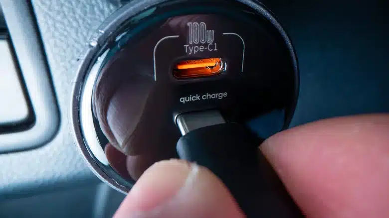 Струват ли си скъпите USB-C кабели? Защо всъщност са толкова скъпи?