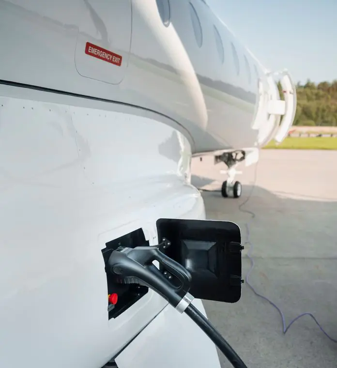 Най-големият електрически самолет в света ще излети за първи път през 2025 г