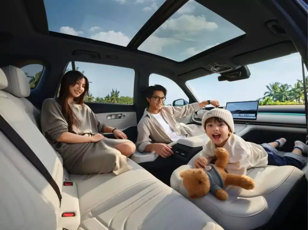 Geely Galaxy представи хибридния кросоувър Starship 7 с пробег 1430 км