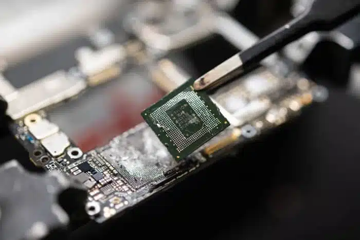 Изненада: китайските производители на памет пускат на пазара DDR4 памет на цена, по-ниска дори от тази на повторно използваните чипове