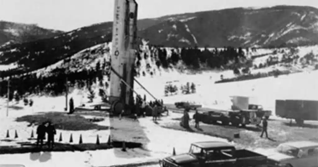 Конспиративна теория или истина? Пенсиониран от USAF капитан заяви, че извънземните са изключили 10 ядрени бомби