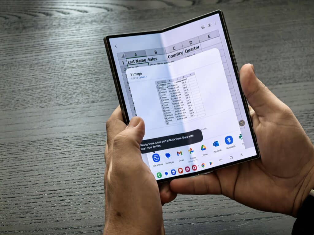 Galaxy Z Fold6: Смартфонът, който може да промени начина, по който използваме технологиите