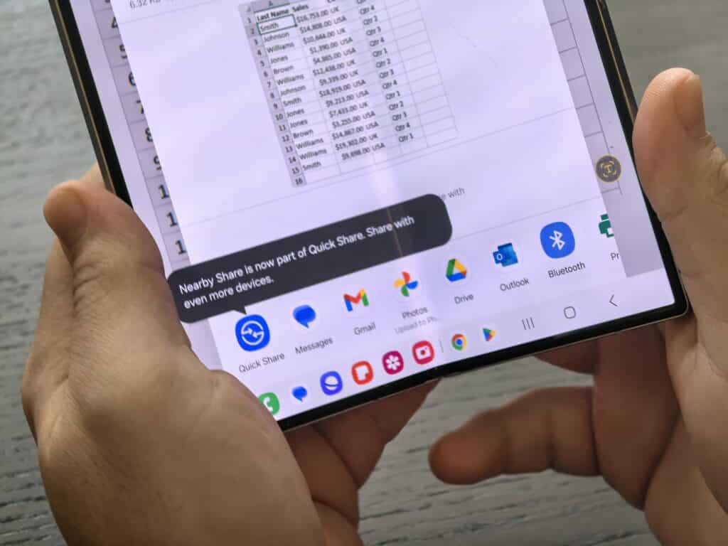 Galaxy Z Fold6: Смартфонът, който може да промени начина, по който използваме технологиите