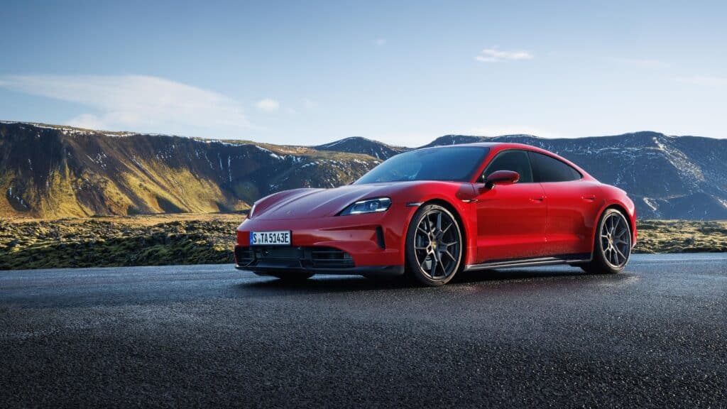 Porsche обновява гамата на Taycan с три нови варианта за 2024 година