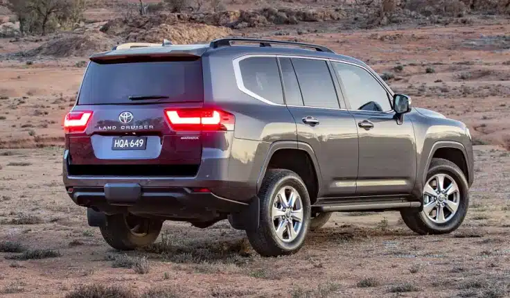 Новата Toyota Land Cruiser 300: как ще се промени популярният SUV