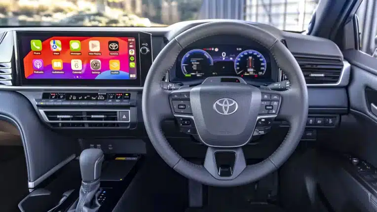 Новата Toyota Land Cruiser 300: как ще се промени популярният SUV