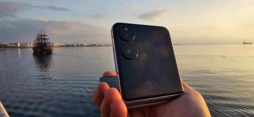 Xiaomi Mix Flip: Компактен, стилен и неочаквано мощен