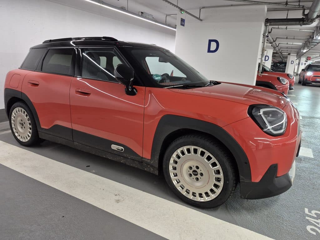 MINI Aceman: Новият електрически хит с чар и практичност