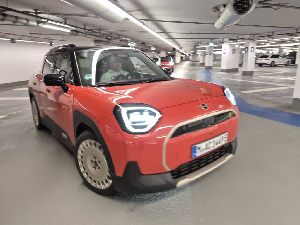 MINI Aceman: Новият електрически хит с чар и практичност