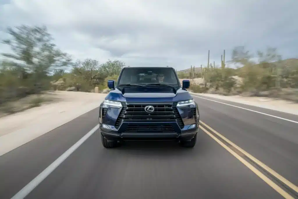 Представиха Lexus GX 2025: по-скъп, по-висок и по-ъгловат