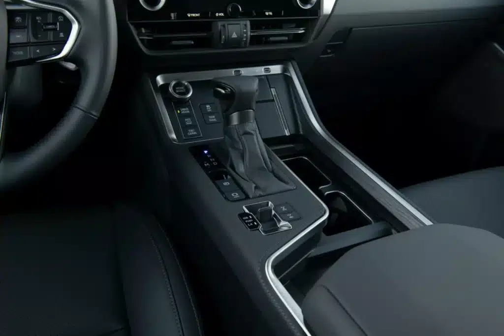 Представиха Lexus GX 2025: по-скъп, по-висок и по-ъгловат