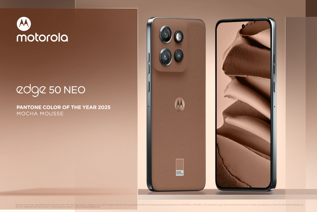 Motorola razr 50 ultra: Първият смартфон в света в цвета на Pantone за 2025 – Mocha Mousse