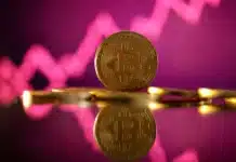 Биткойнът започна седмицата с рекордна цена от $106 000 за 1 BTC