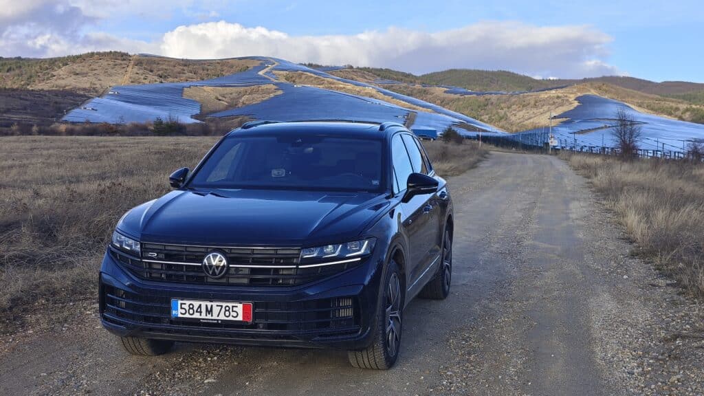 Volkswagen Touareg R: Кралят на снежните пътища и модерната технология