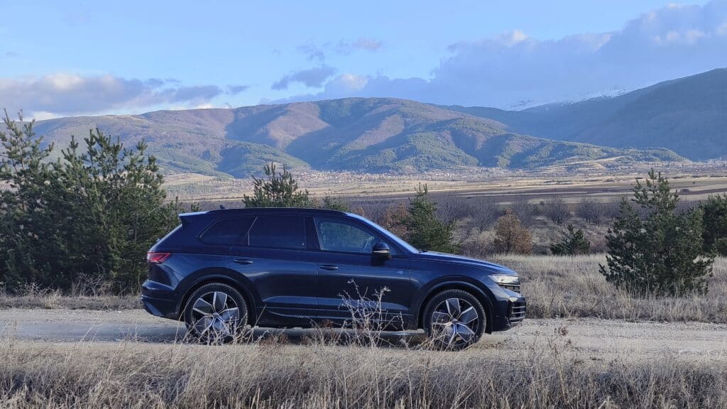 Volkswagen Touareg R: Кралят на снежните пътища и модерната технология