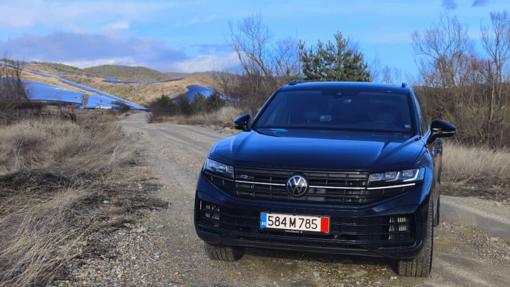Volkswagen Touareg R: Кралят на снежните пътища и модерната технология