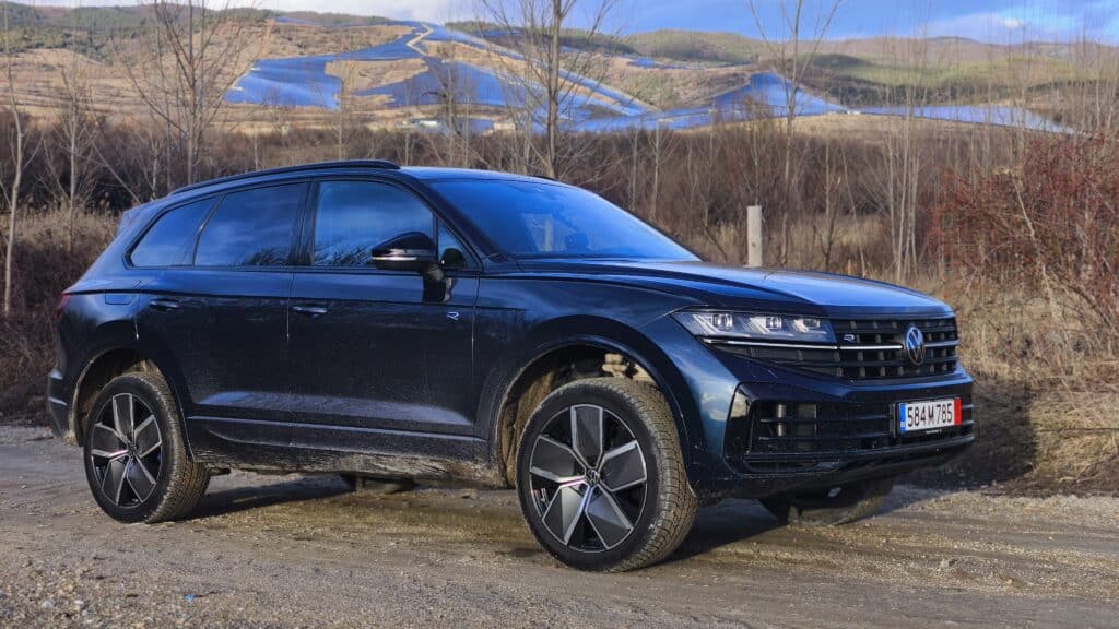 Volkswagen Touareg R: Кралят на снежните пътища и модерната технология