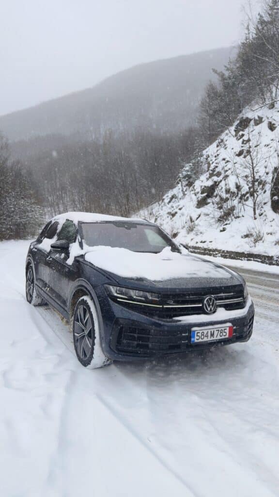Volkswagen Touareg R: Кралят на снежните пътища и модерната технология