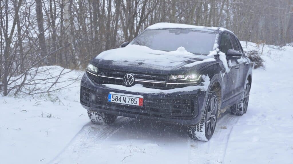 Volkswagen Touareg R: Кралят на снежните пътища и модерната технология