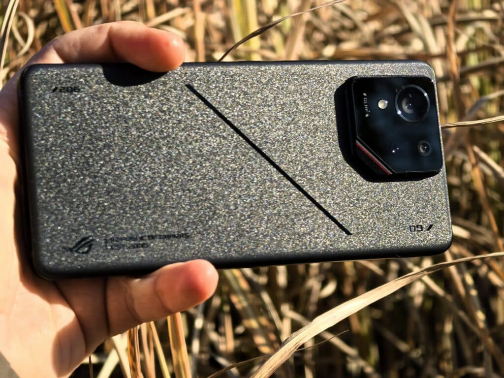 ASUS ROG Phone 9 Pro: мобилният звяр, който премества границите на гейминга