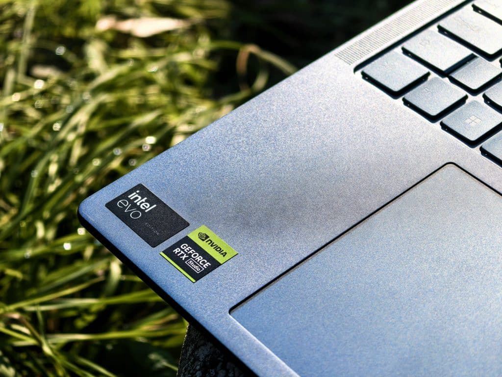 Lenovo Yoga Pro 9: Безкомпромисна мощ и елегантност в 16-инчов дизайн