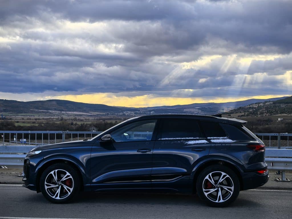 Новият Audi Q6 e-tron: Лукс, иновации и мощност в едно