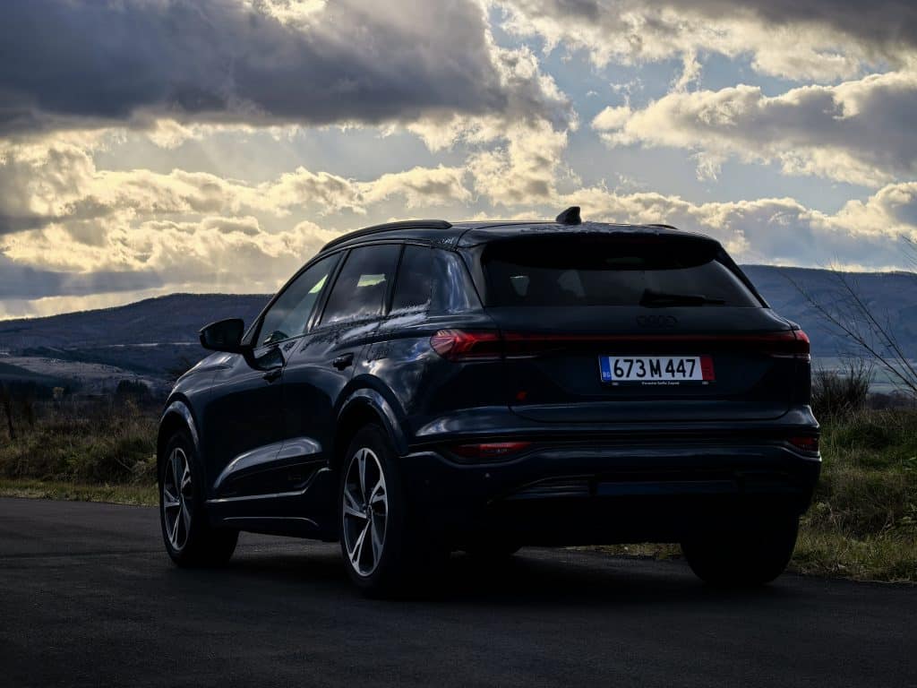 Новият Audi Q6 e-tron: Лукс, иновации и мощност в едно