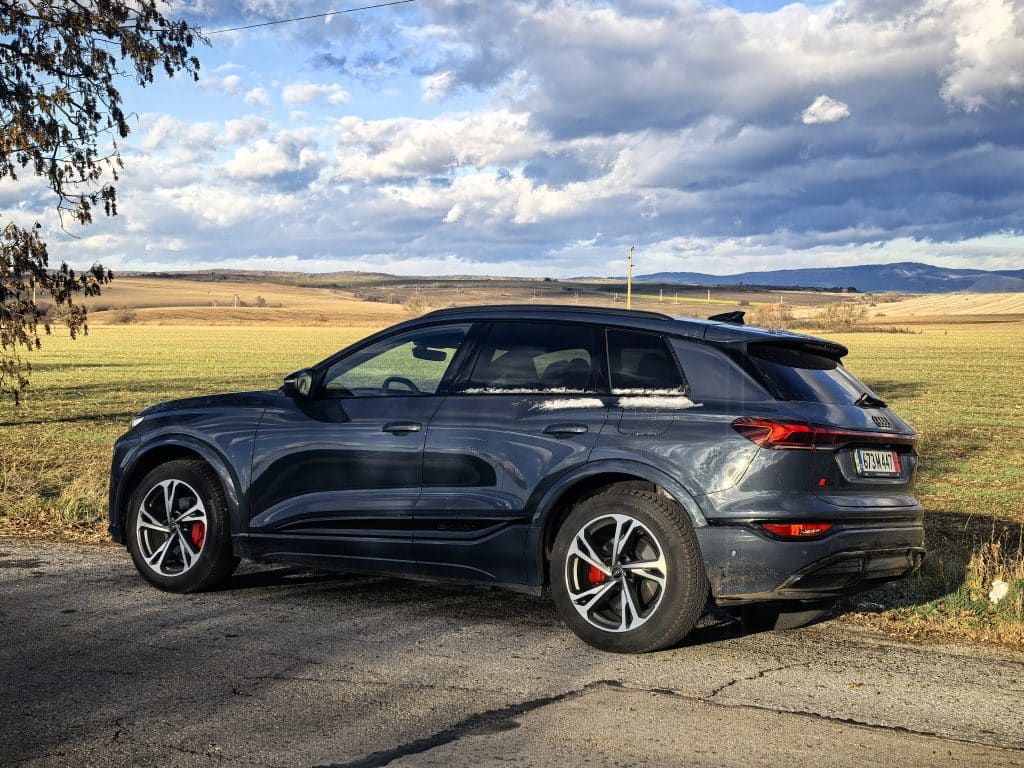 Новият Audi Q6 e-tron: Лукс, иновации и мощност в едно