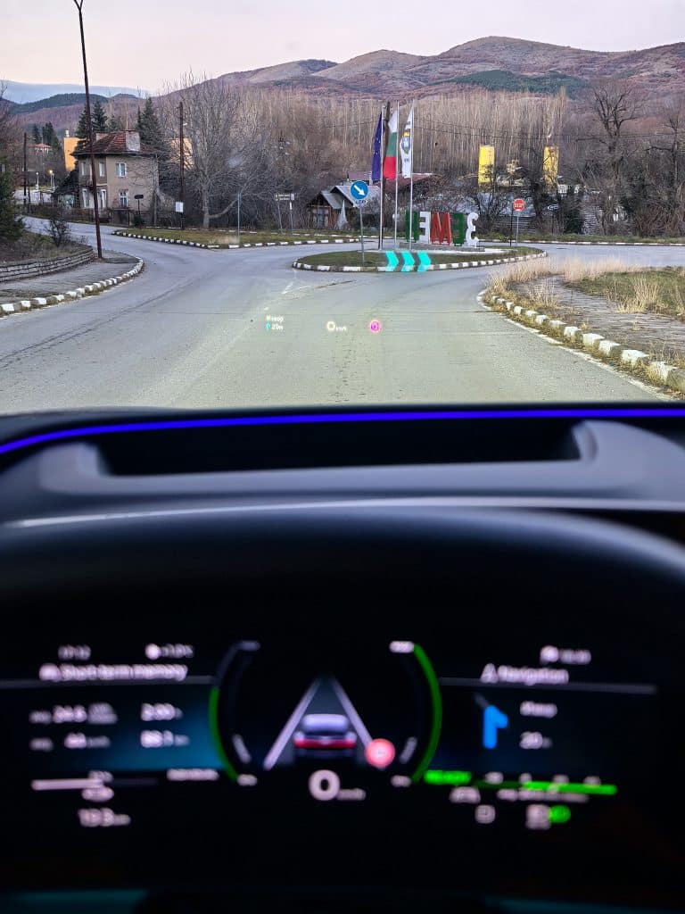Новият Audi Q6 e-tron: Лукс, иновации и мощност в едно
