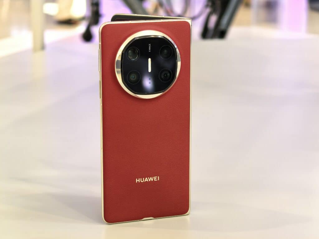 Новите Mate X6, nova 13 и FreeBuds Pro 4 блестят на премиера в Дубай с впечатляващи възможности