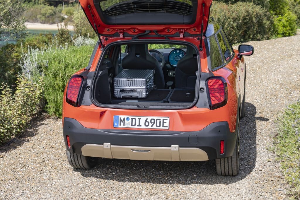 MINI Aceman: Новият електрически хит с чар и практичност
