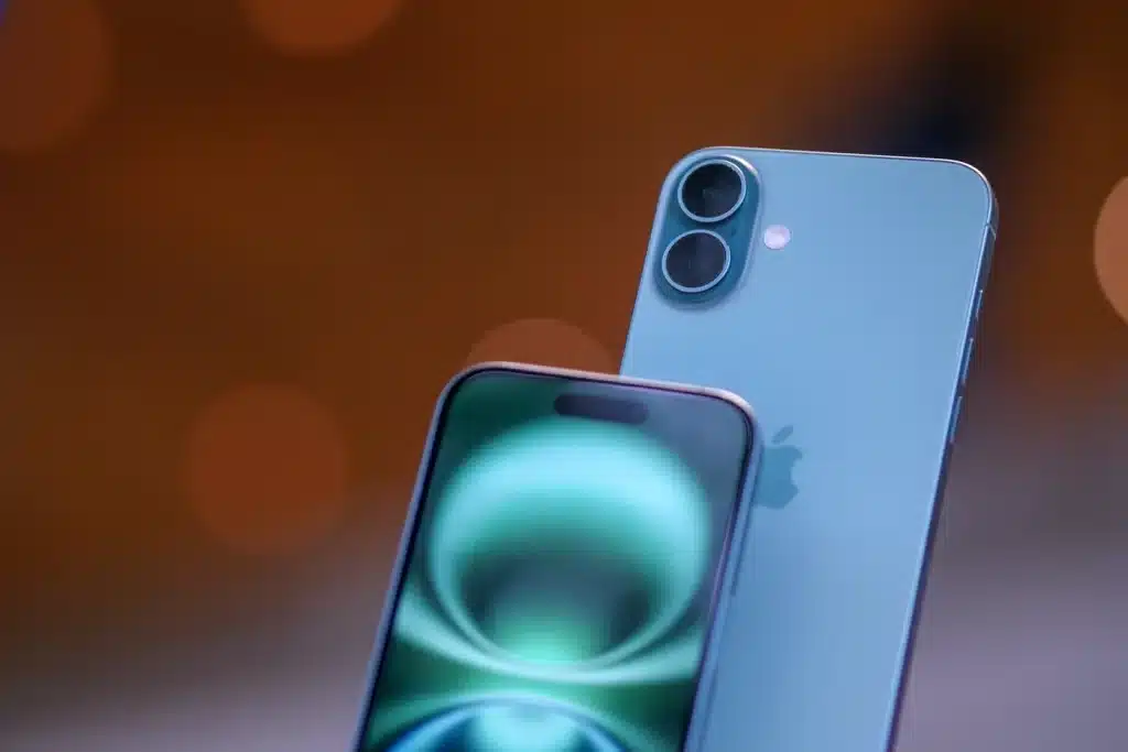 iPhone вече може да се свързва директно със Starlink, но засега с ограничения