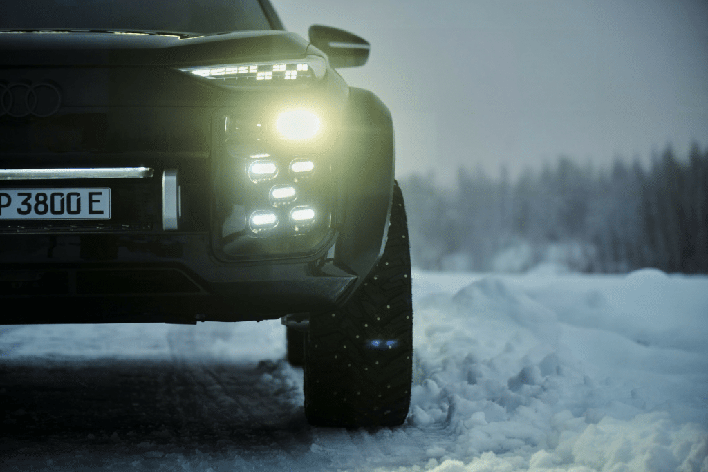 Audi представи зимна офроуд версия на електромобила Q6 E-tron, но все още няма да го продава