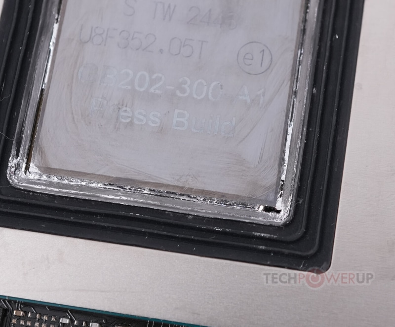 Стана ясно как замяната на течния метал с термопаста в GeForce RTX 5090 FE влияе върху температурата и производителността на GPU