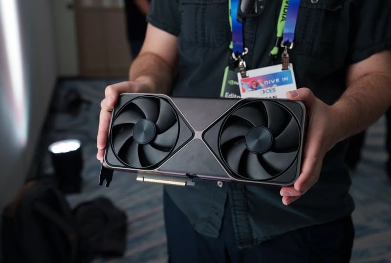 Главният изпълнителен директор на Nvidia обясни защо цената от 2000 долара за GeForce RTX 5090 е оправдана