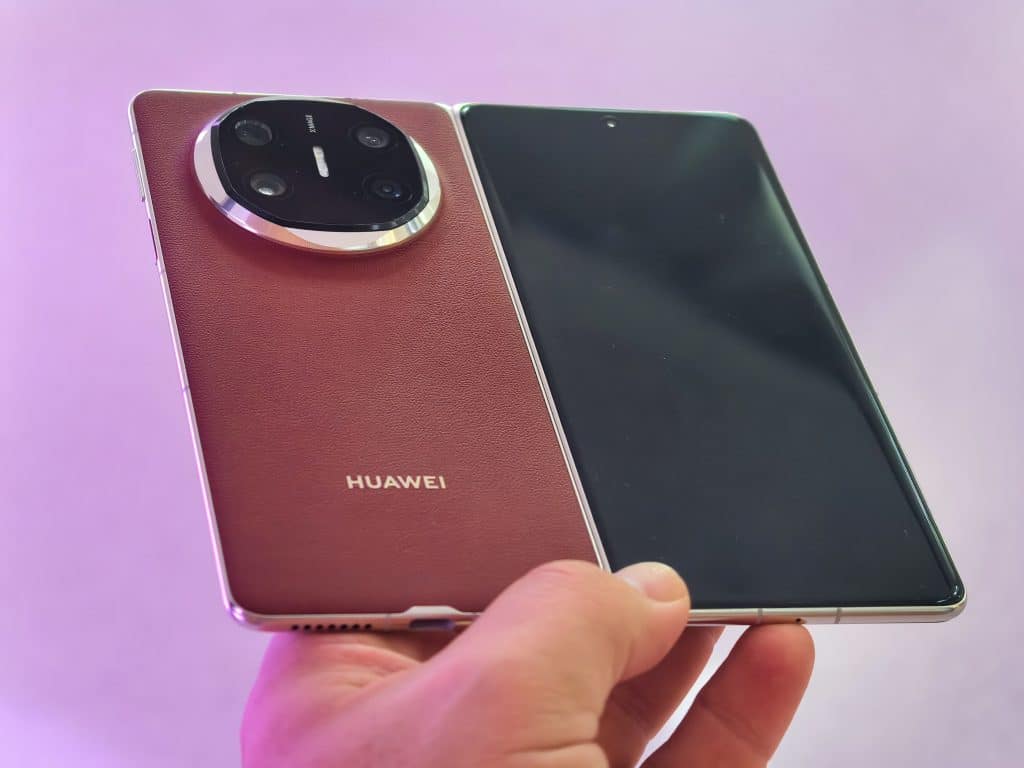 Huawei Mate X6: Сгъваемият смартфон, който обединява лукс, функции и фотография на ново ниво