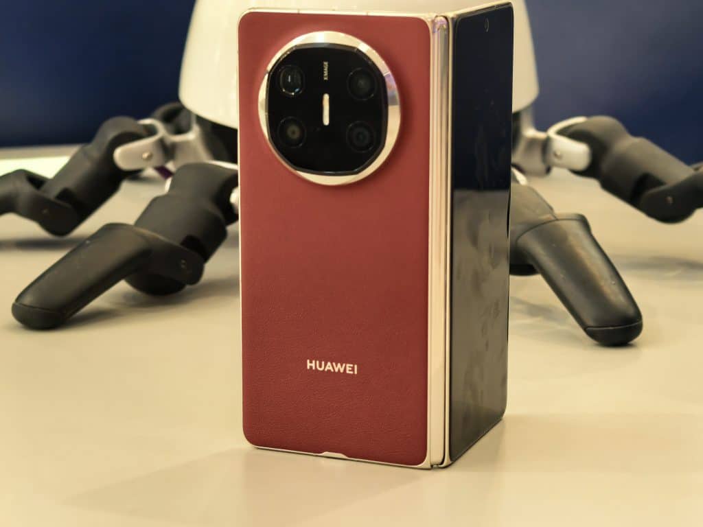 Huawei Mate X6: Сгъваемият смартфон, който обединява лукс, функции и фотография на ново ниво